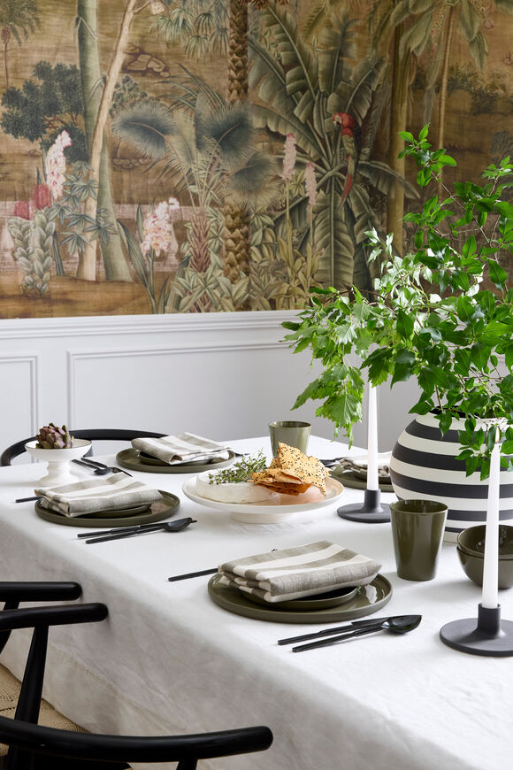 Atlas Cutlery Set of 16  Black  hi-res