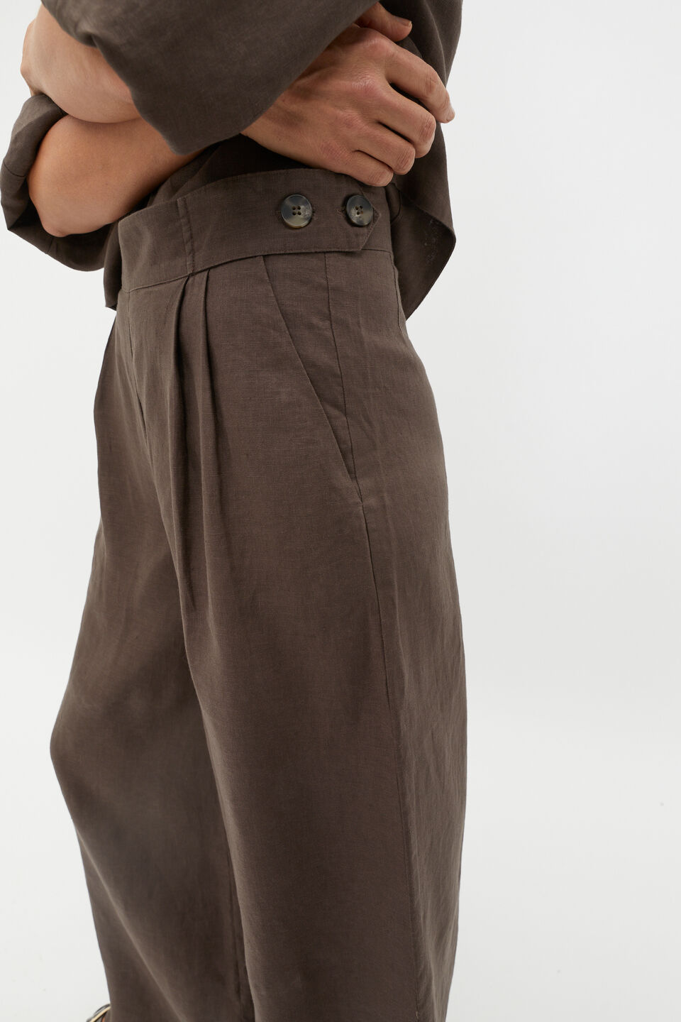 Linen Button Tab Pant  Dark Espresso