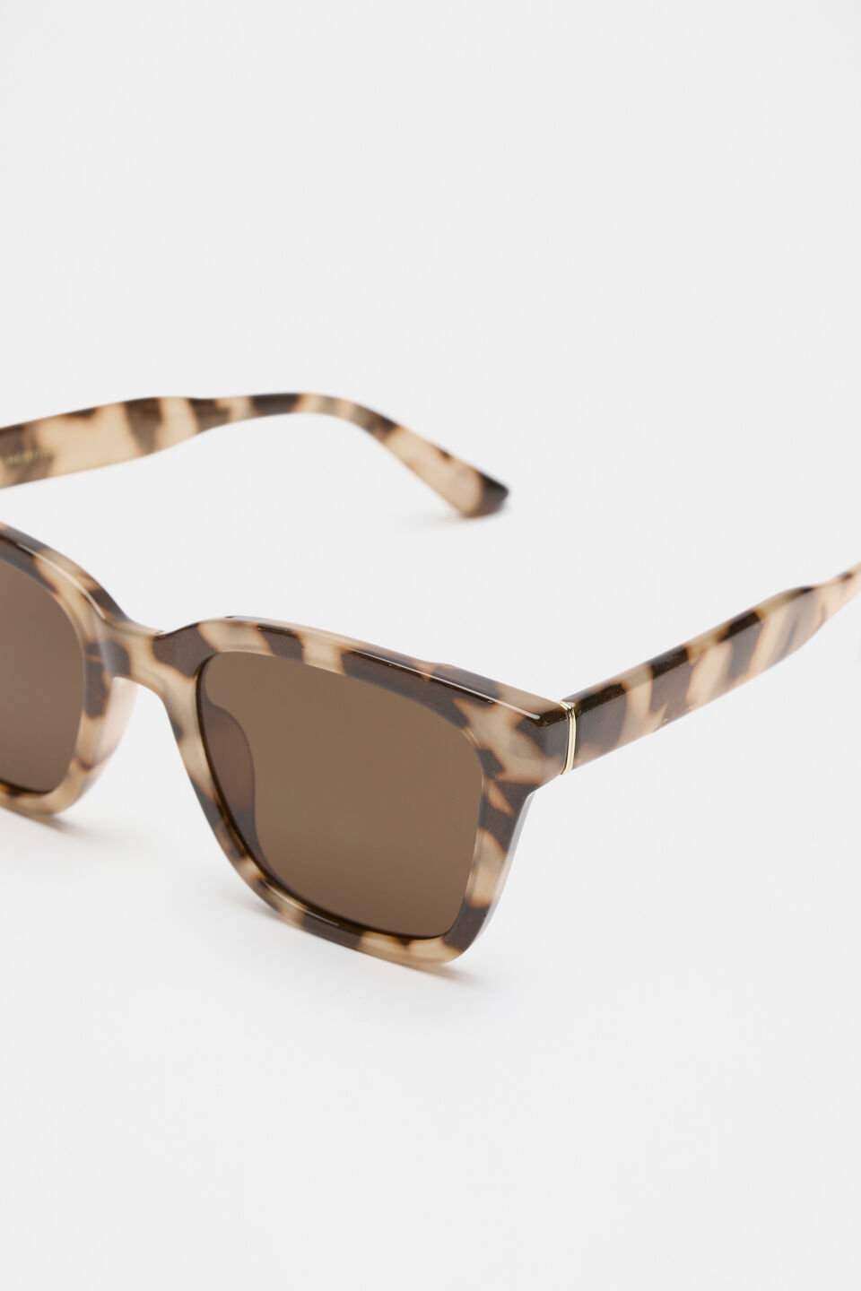 Daniella D Frame Sunglasses  Milky Tort