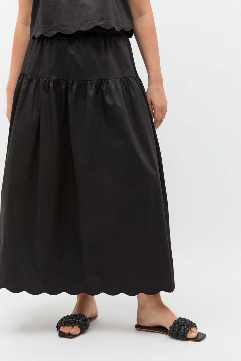 Poplin Scallop Skirt  Black