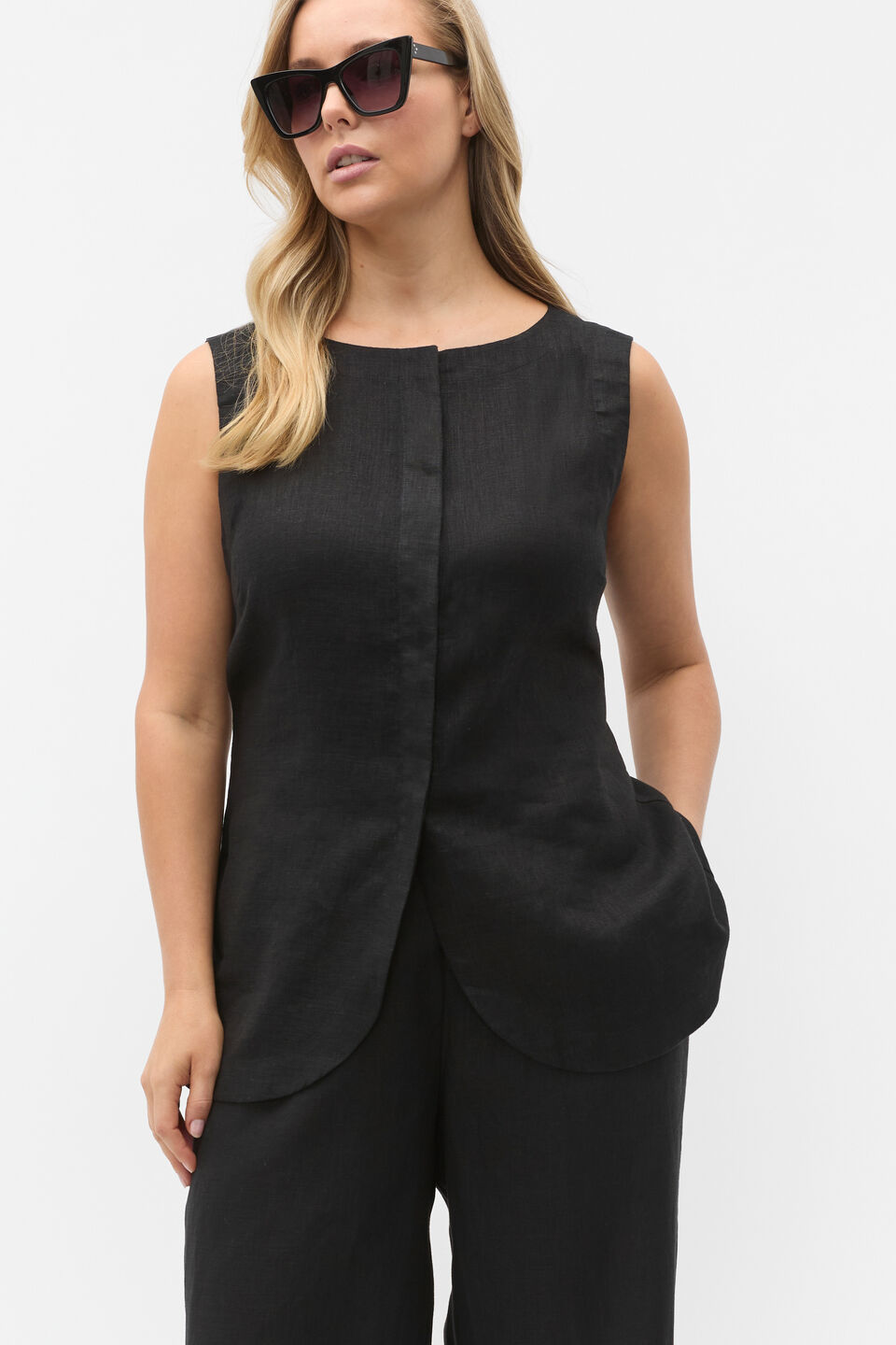 Linen Concealed Placket Vest  Black