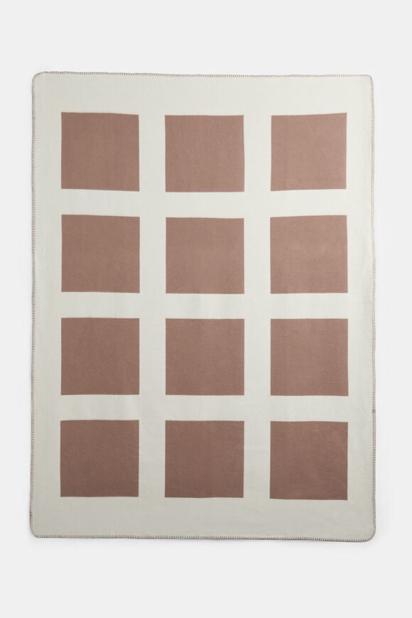 Grid Throw  Biscoff  hi-res