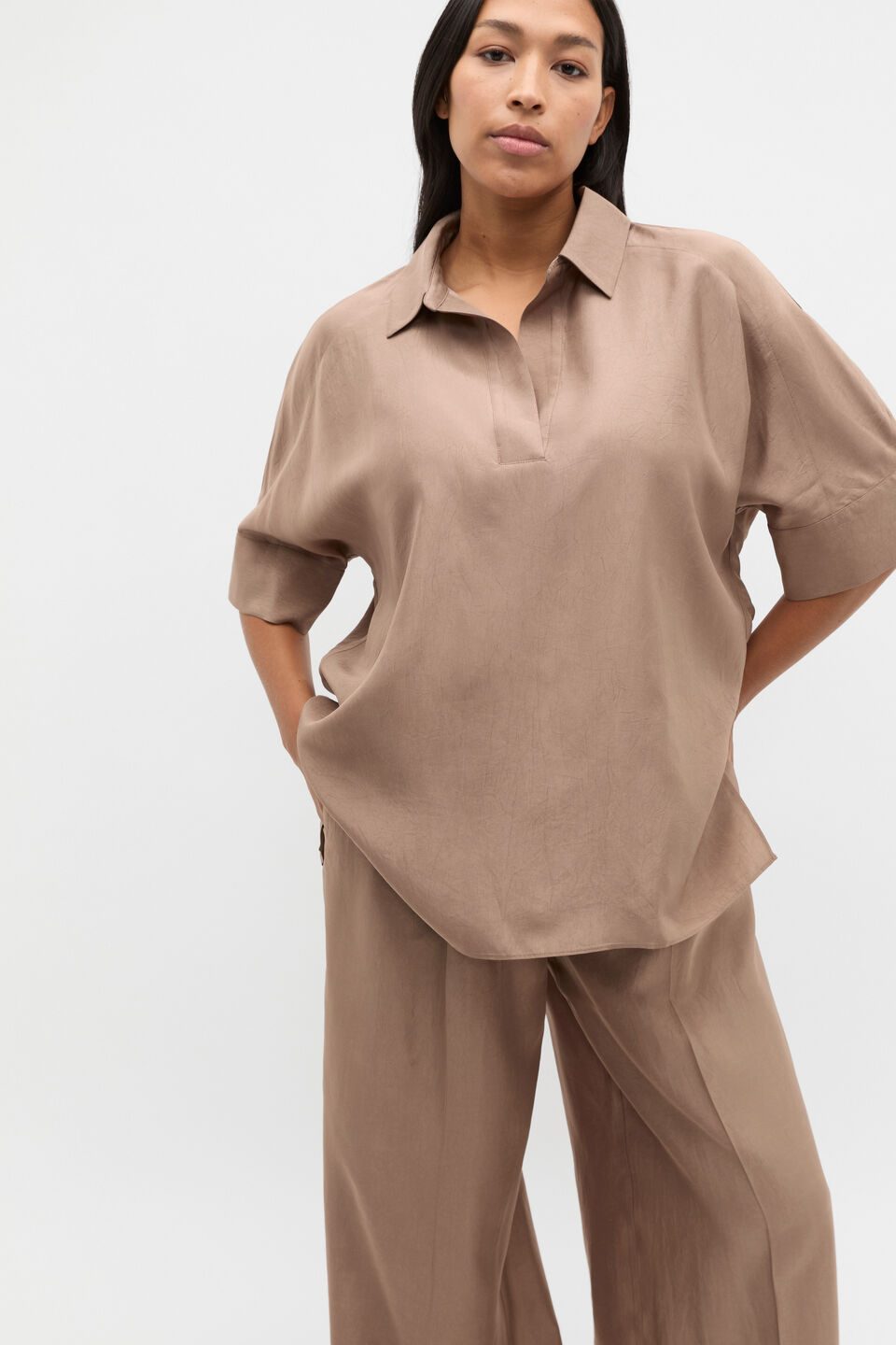 Crinkled Satin Collared Popover  Nutmeg