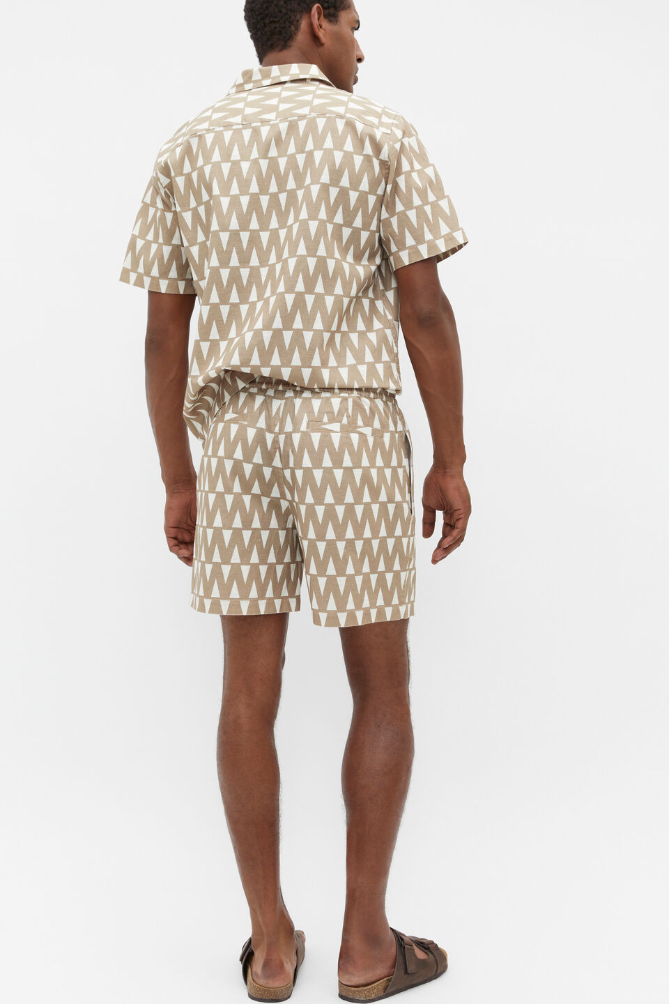 Geo Print Short  Hazelnut Multi