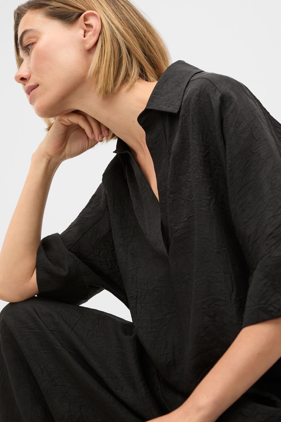 Textured Satin Collared Popover  Black