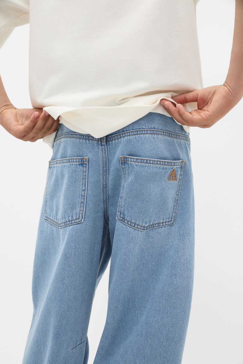 Barrel Jean  Light Blue Wash