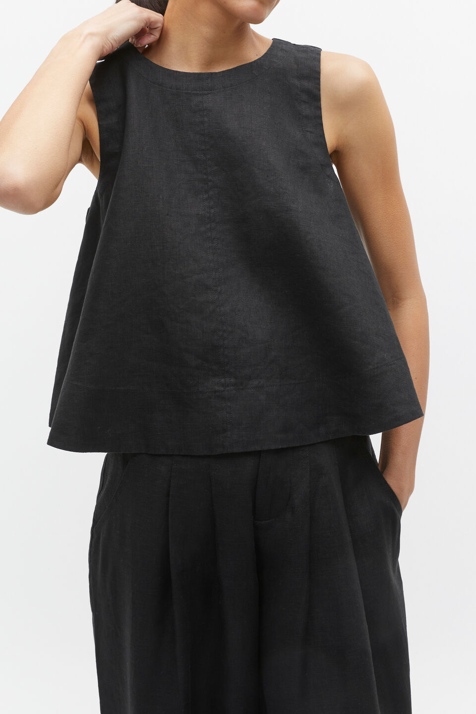 Core Linen Shell Top  Black