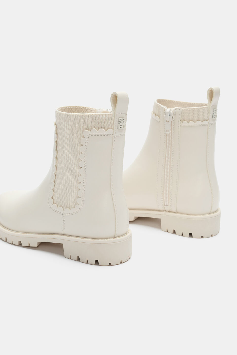 Scallop Boot  Classic Cream