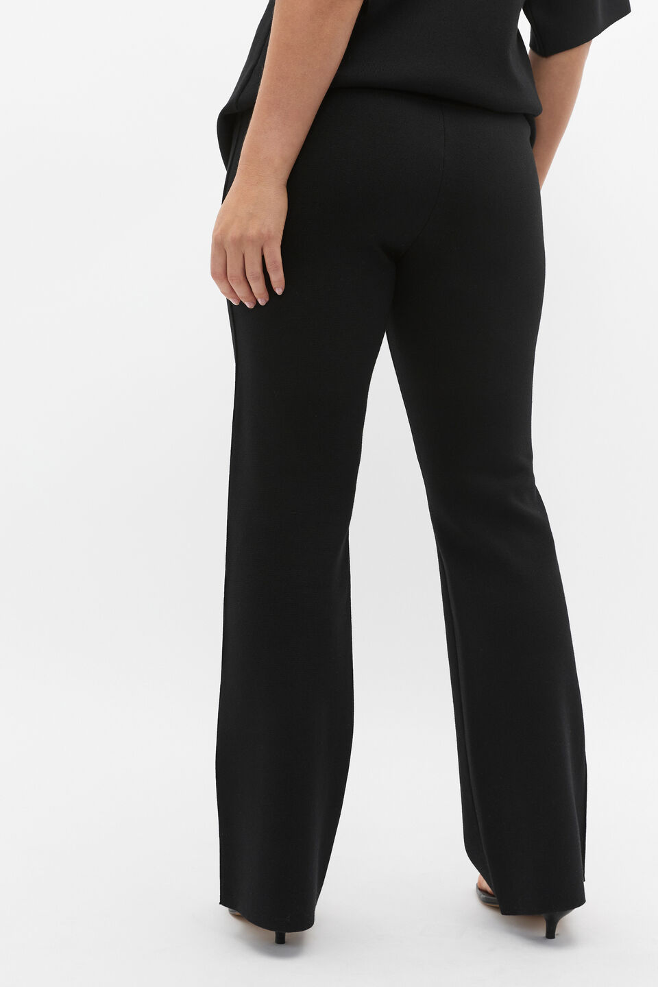 Crepe Knit Pintuck Pant  Black