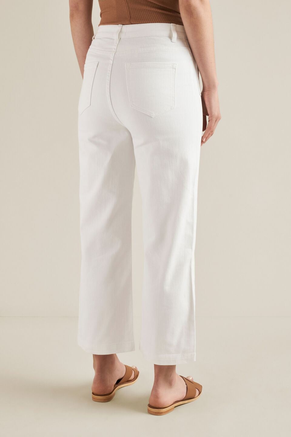 Button Detail Jean  1