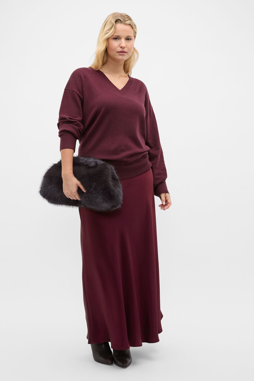 Australian Merino V Neck Knit  Plum Red