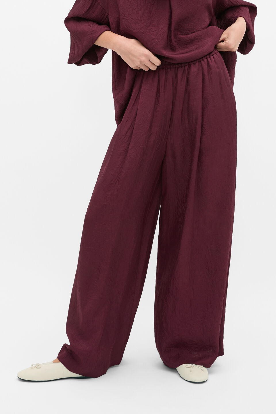 Textured Satin Gathered Pant  Plum Red