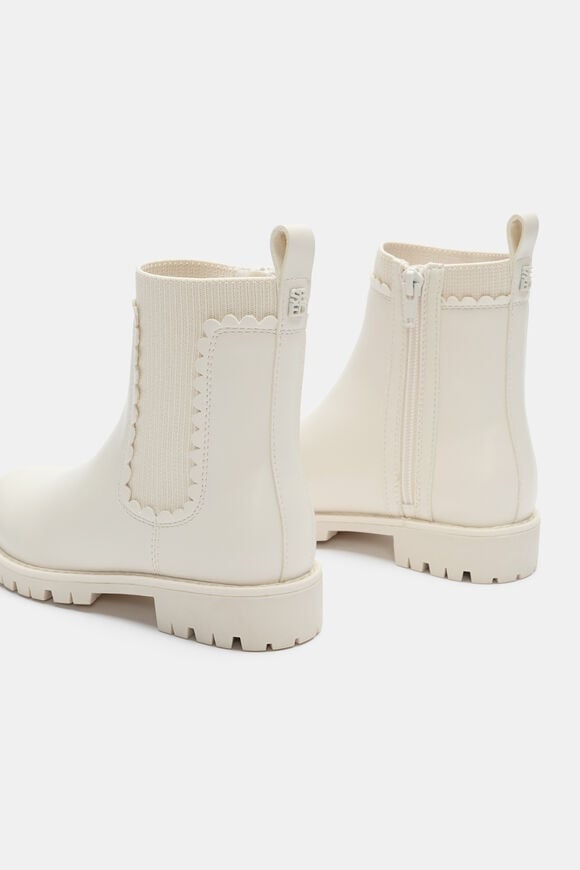 Scallop Boot  Classic Cream  hi-res