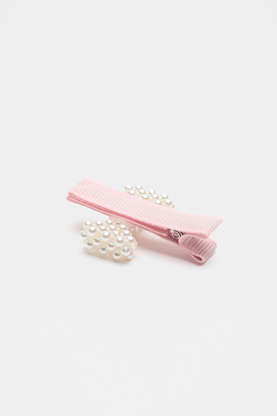 Initial Pearl Duck Clip  I