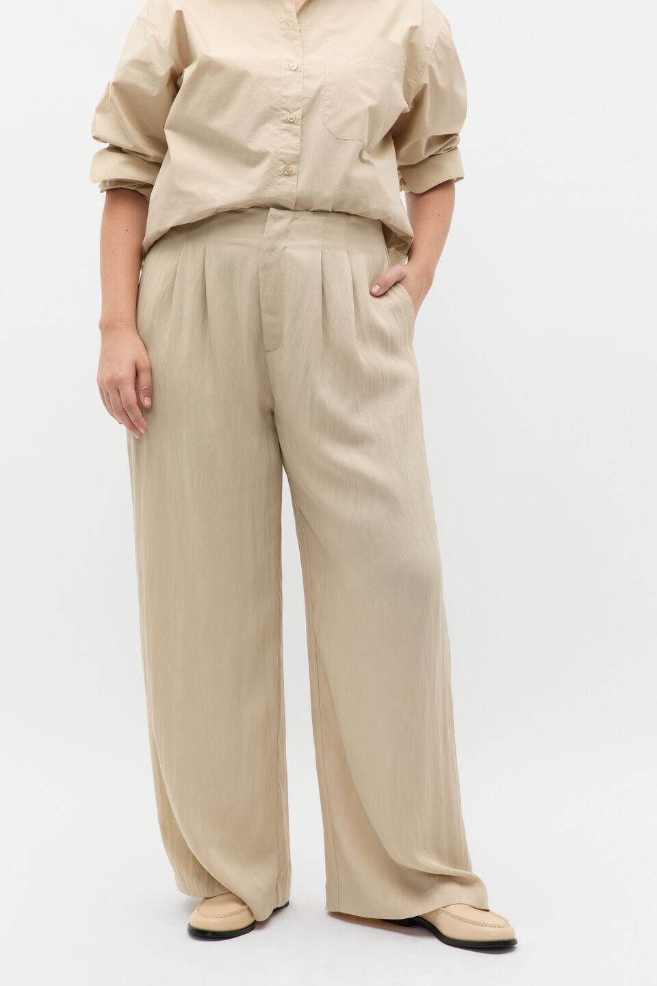 Relaxed High Waist Pant  Latte