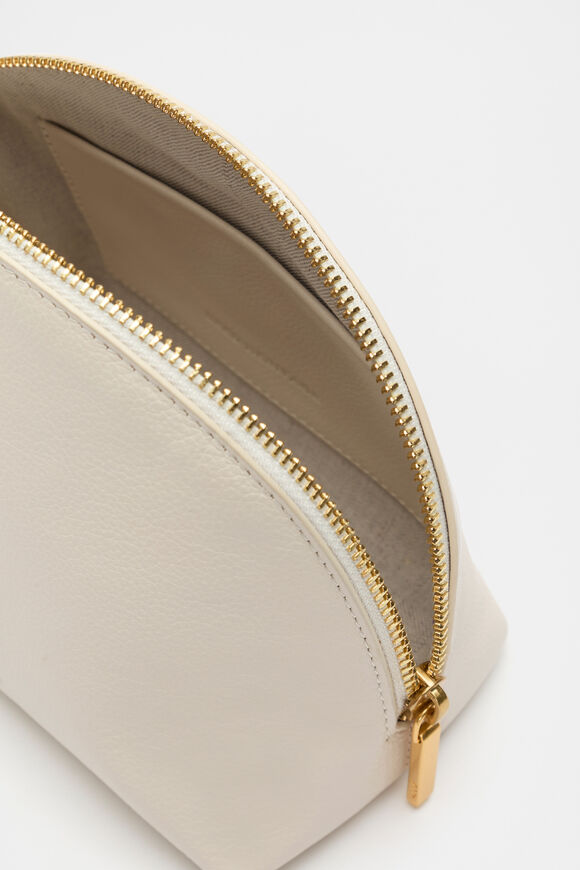 Leather Curved Pouch  Tofu  hi-res