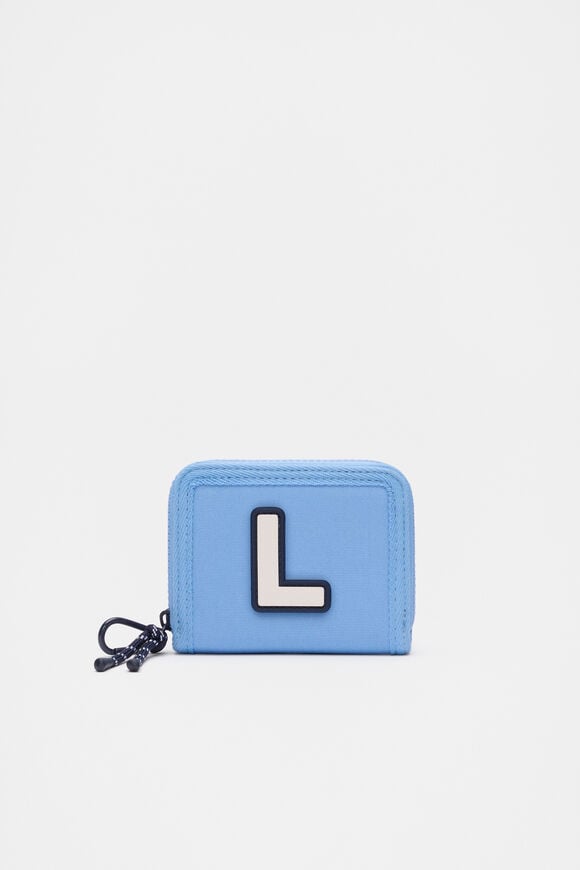 Initial Wallet    hi-res