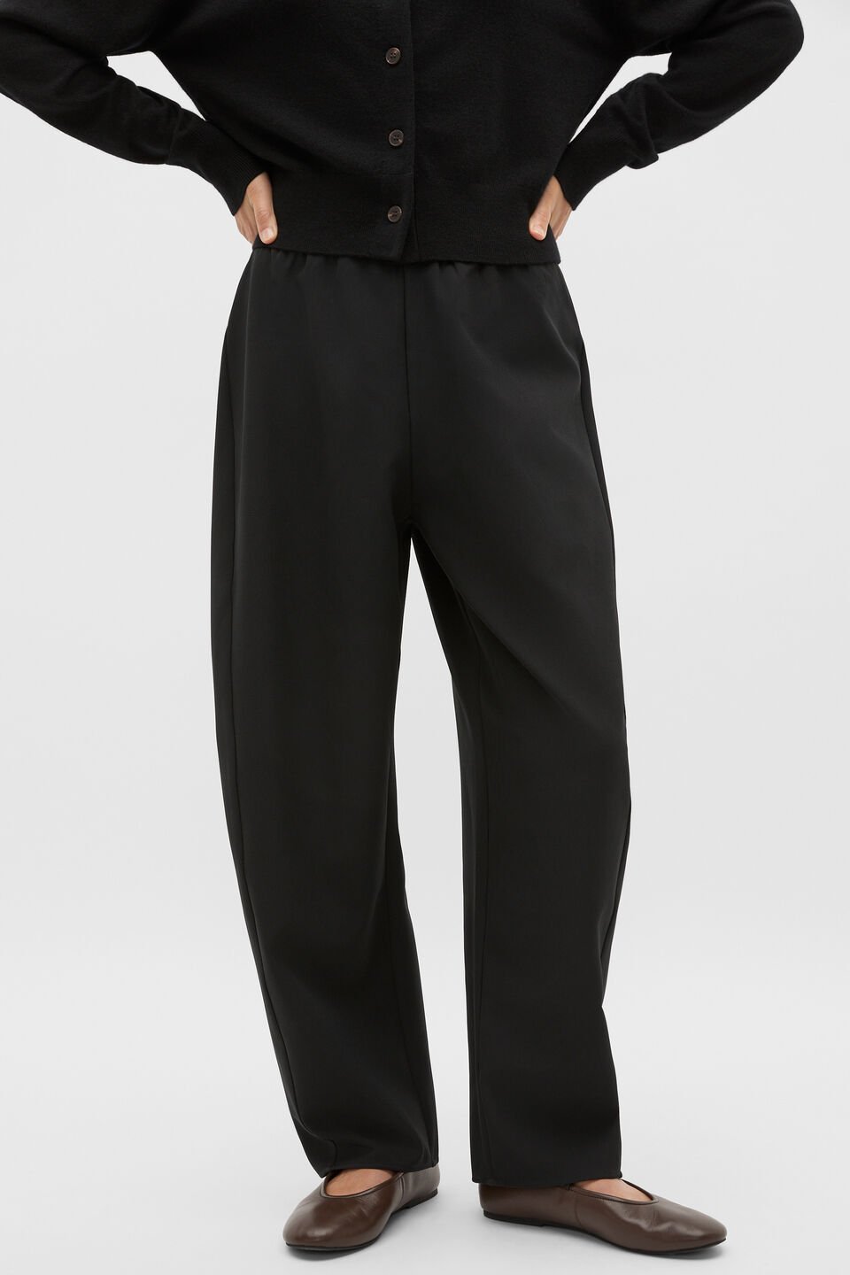 Easy Barrel Leg Pant  Black