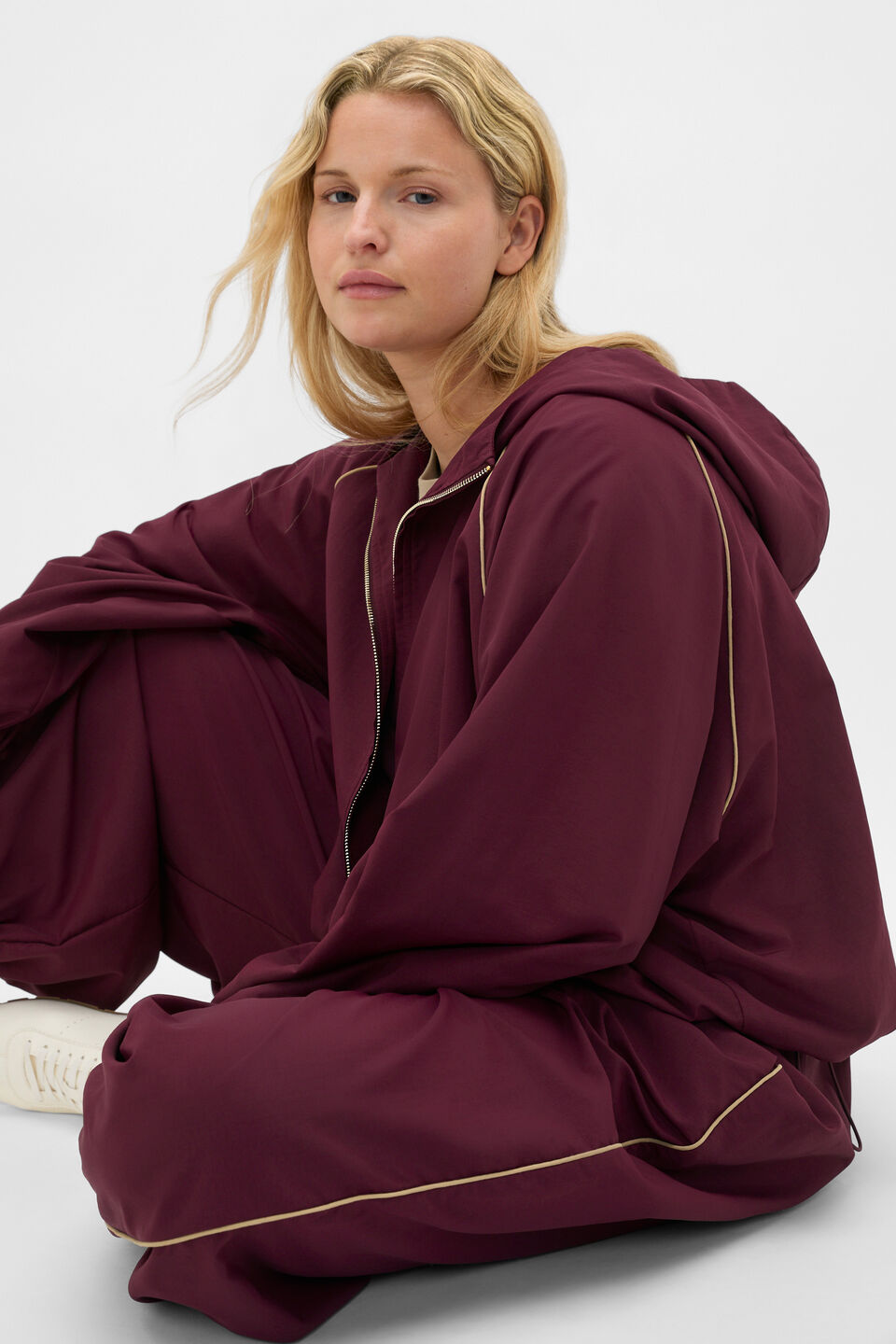 MD Parachute Spray Jacket  Plum Red