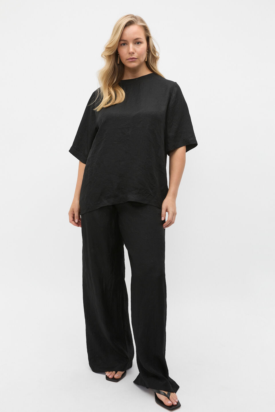 Textured Satin Gathered Pant  Black
