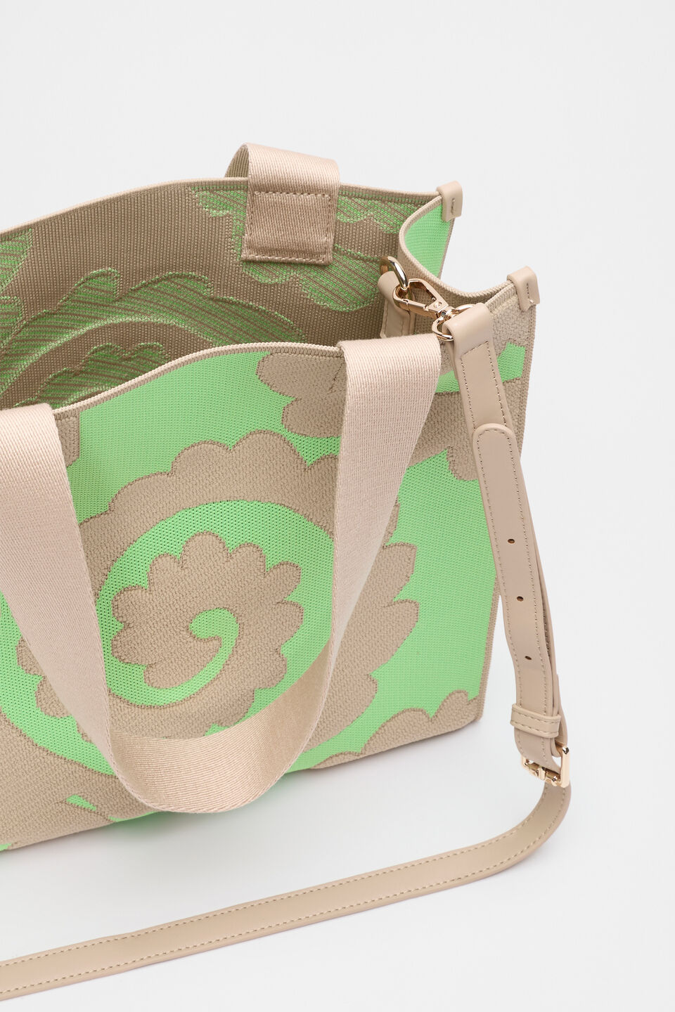 Printed Knit Tote  Retro Swirl