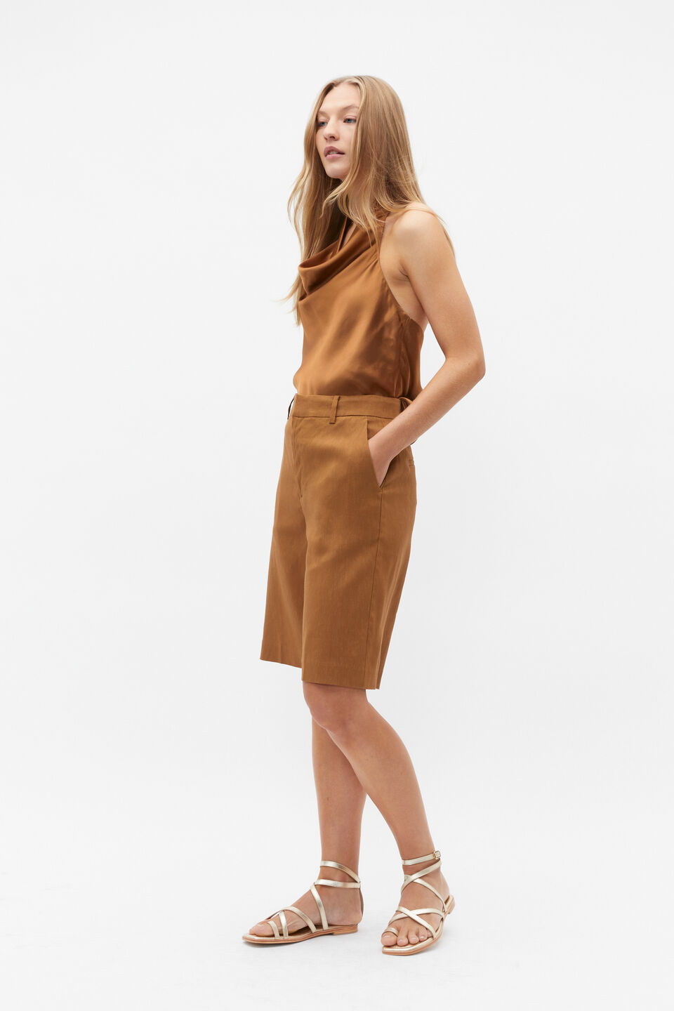 Tailored Longline Short  Cinnamon Spice