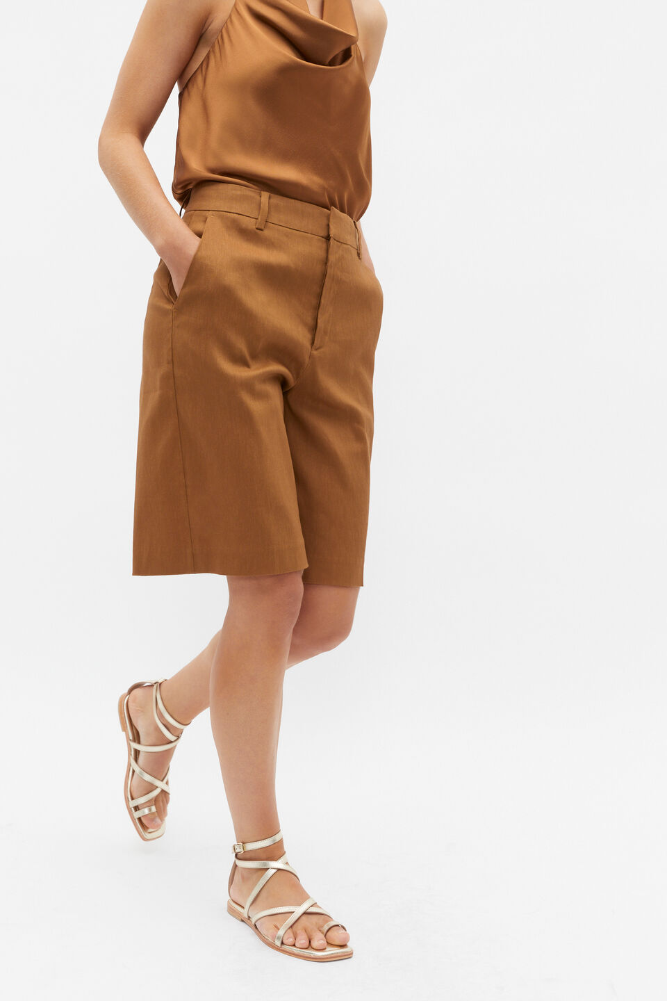 Tailored Longline Short  Cinnamon Spice