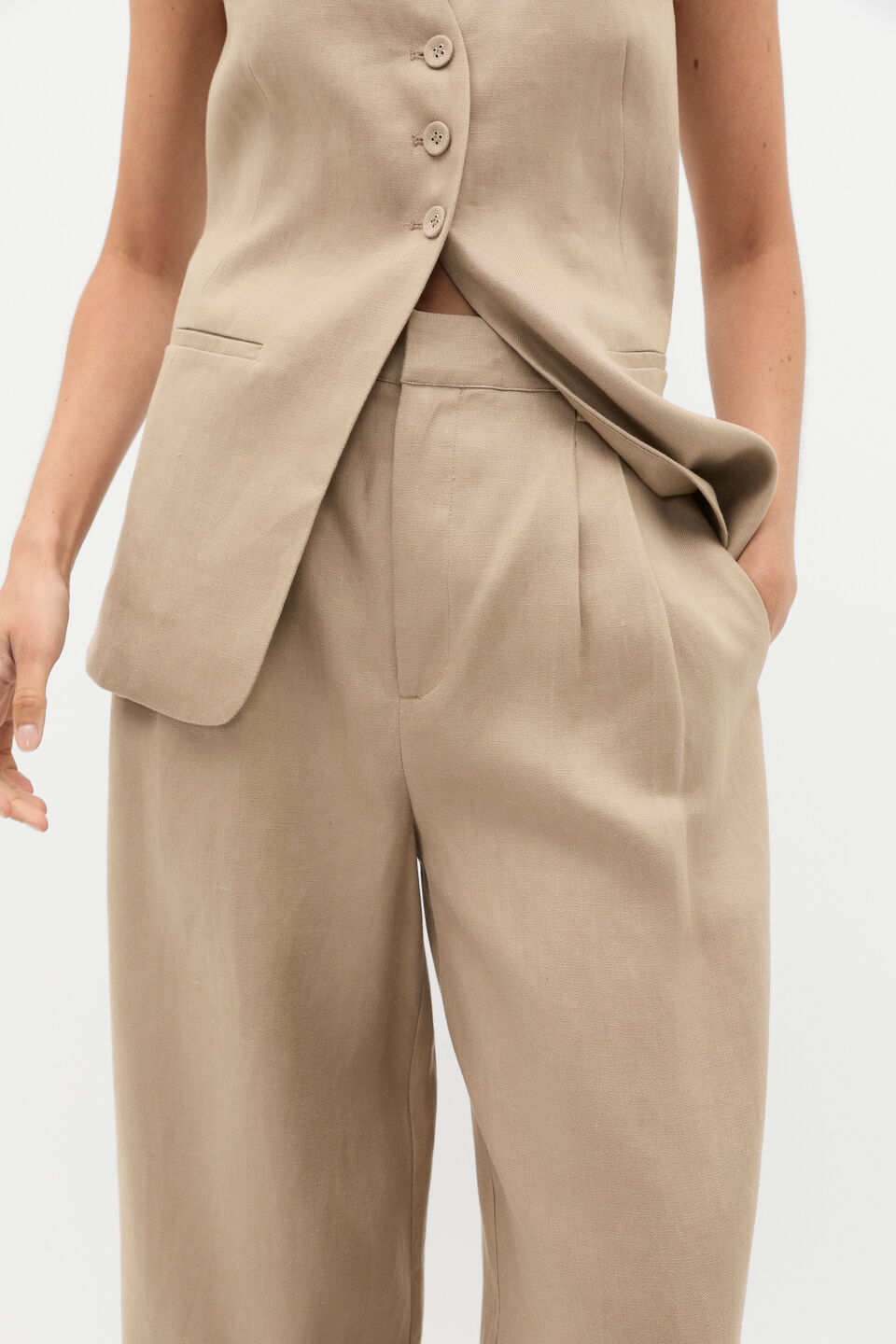 Tailored Linen Pleat Pant  Cookie