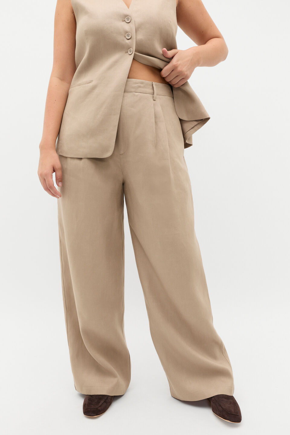 Tailored Linen Pleat Pant  Cookie