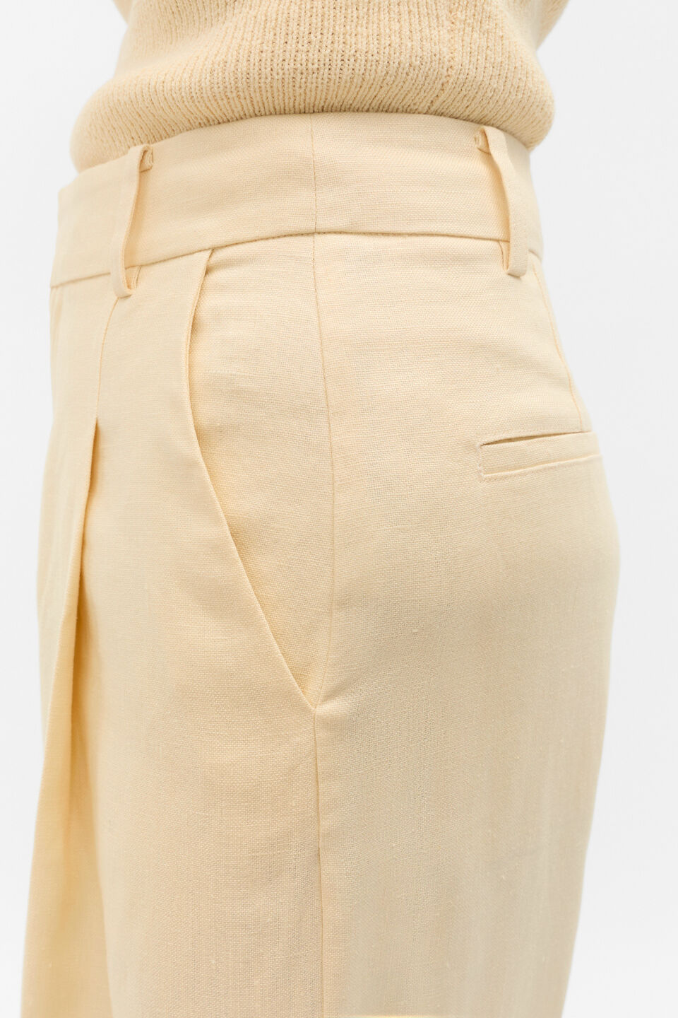 Tailored Linen Pleat Front Pant  Shortbread
