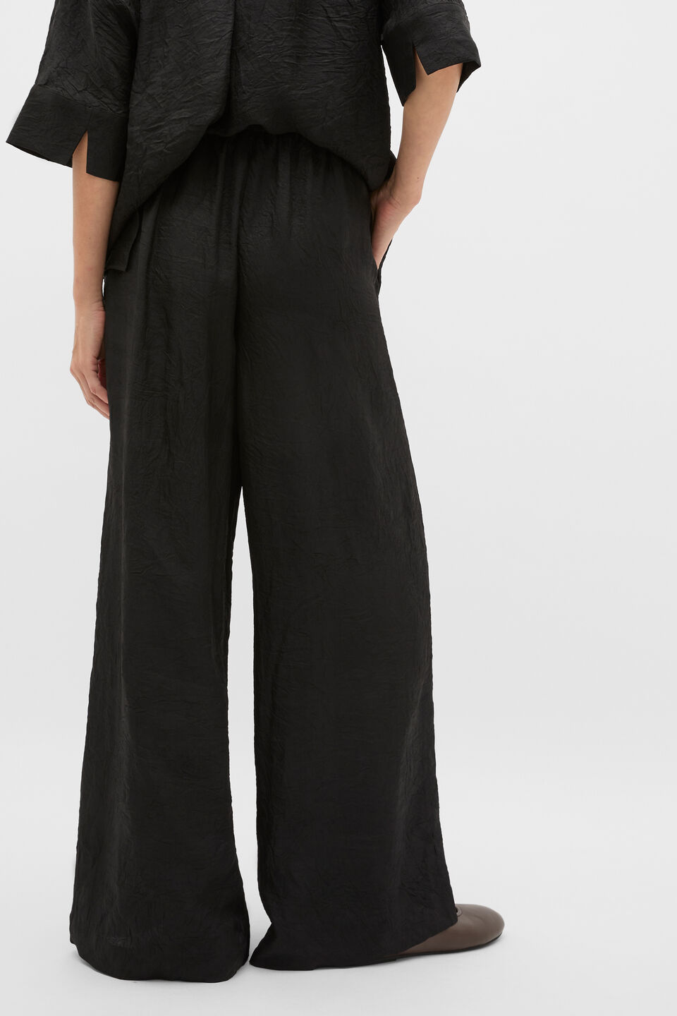 Textured Satin Gathered Pant  Black