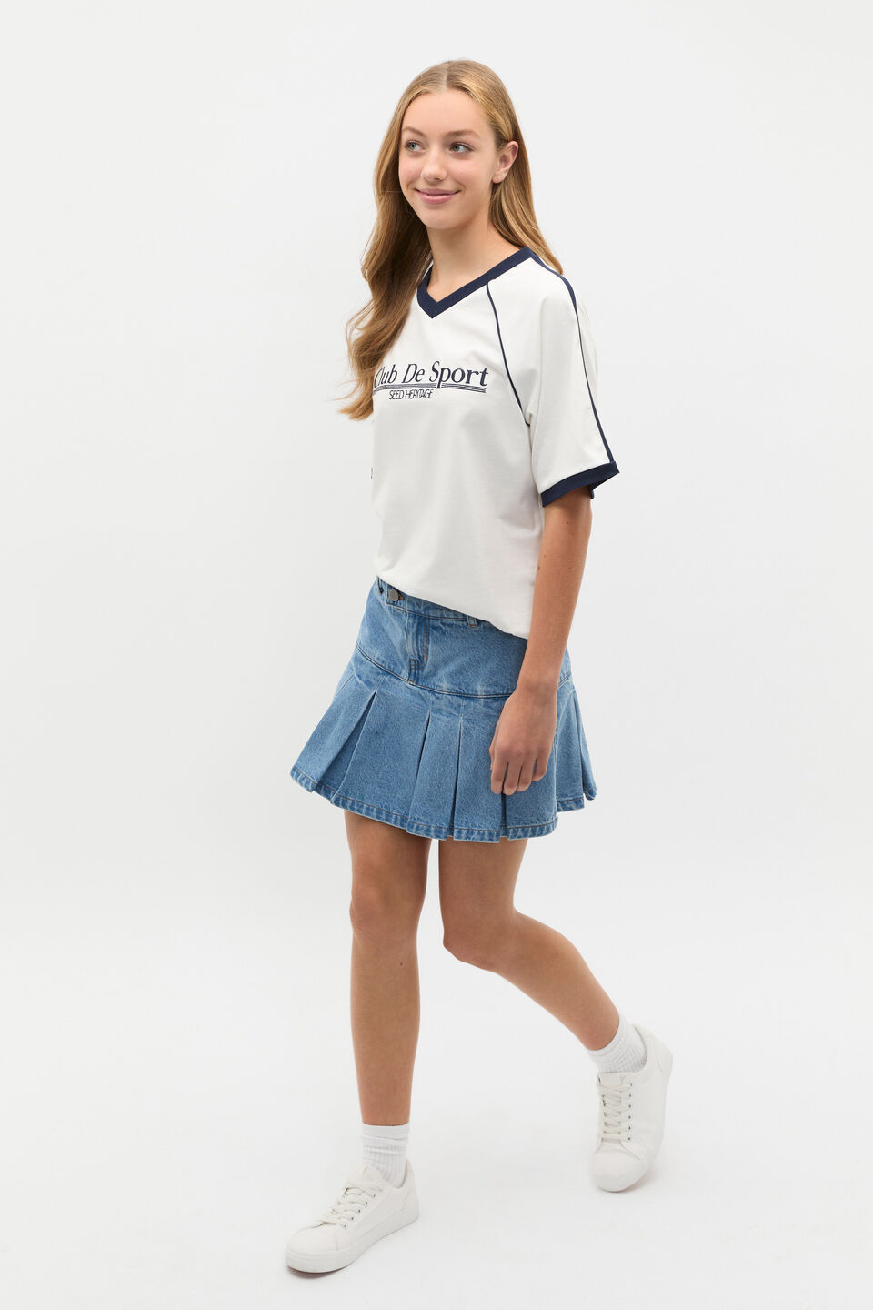 Club De Sport Tee  Canvas