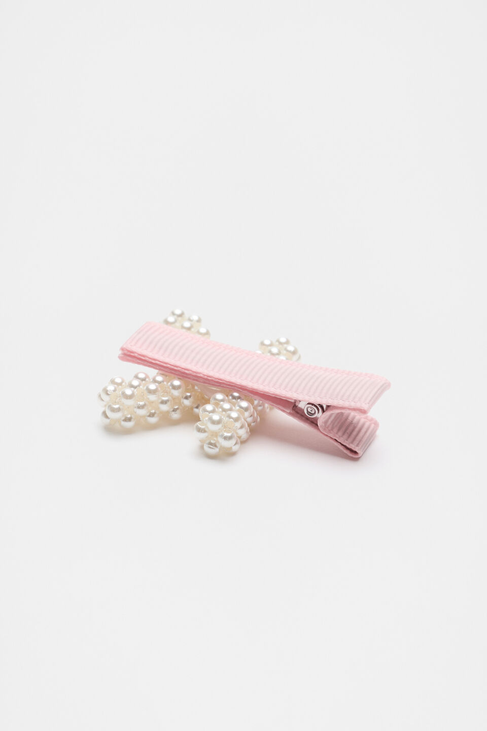 Initial Pearl Duck Clip  K