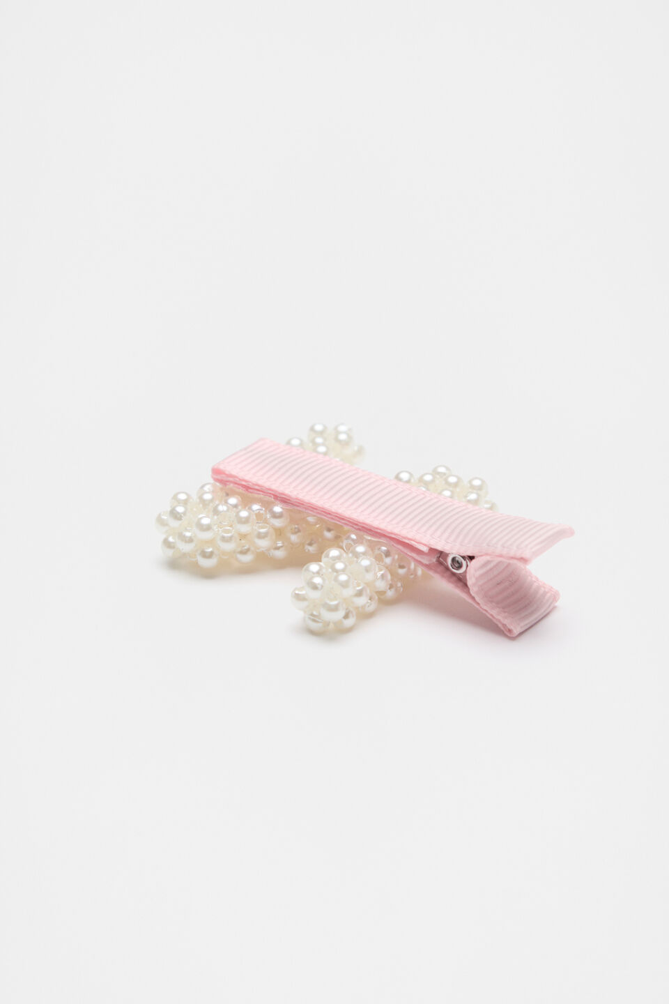 Initial Pearl Duck Clip  N