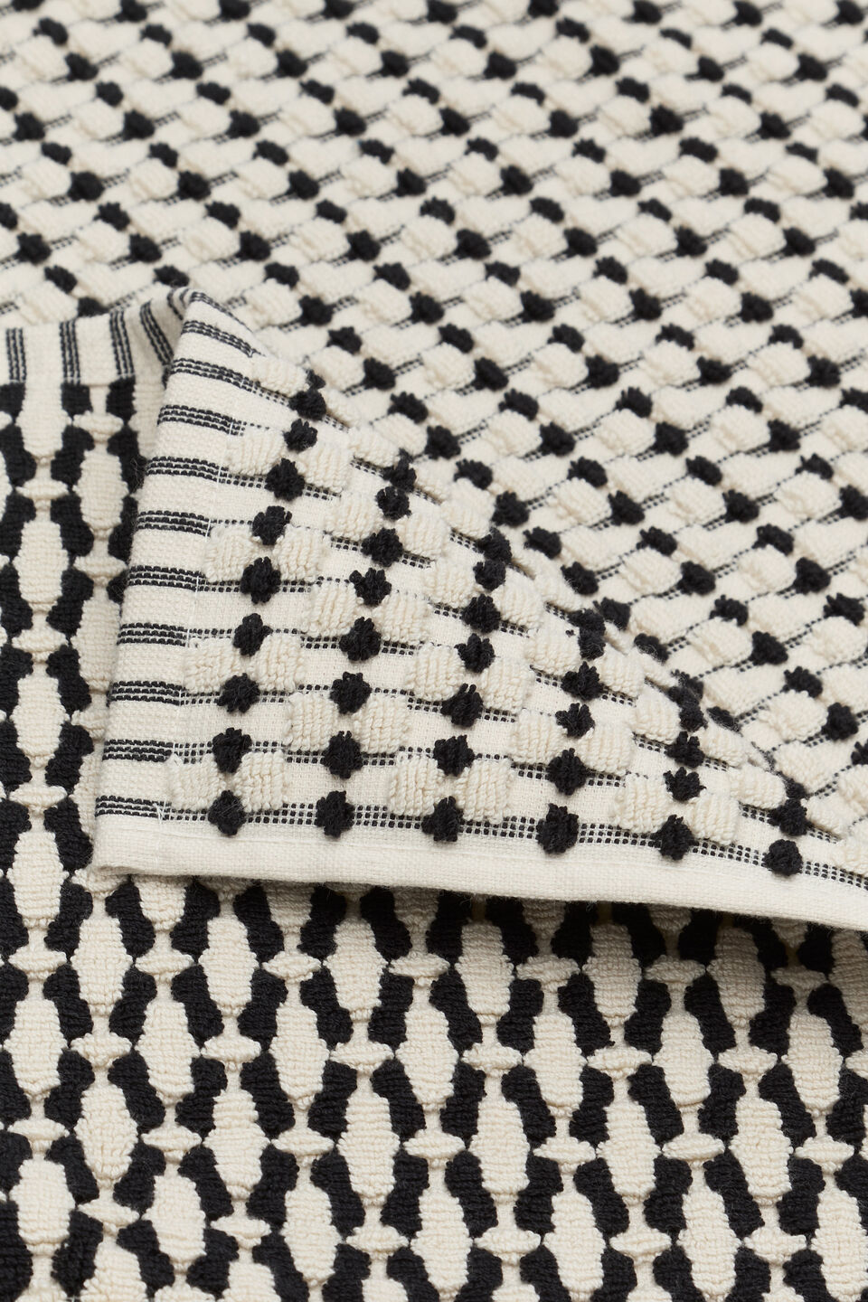 Layla Bath Mat  Black