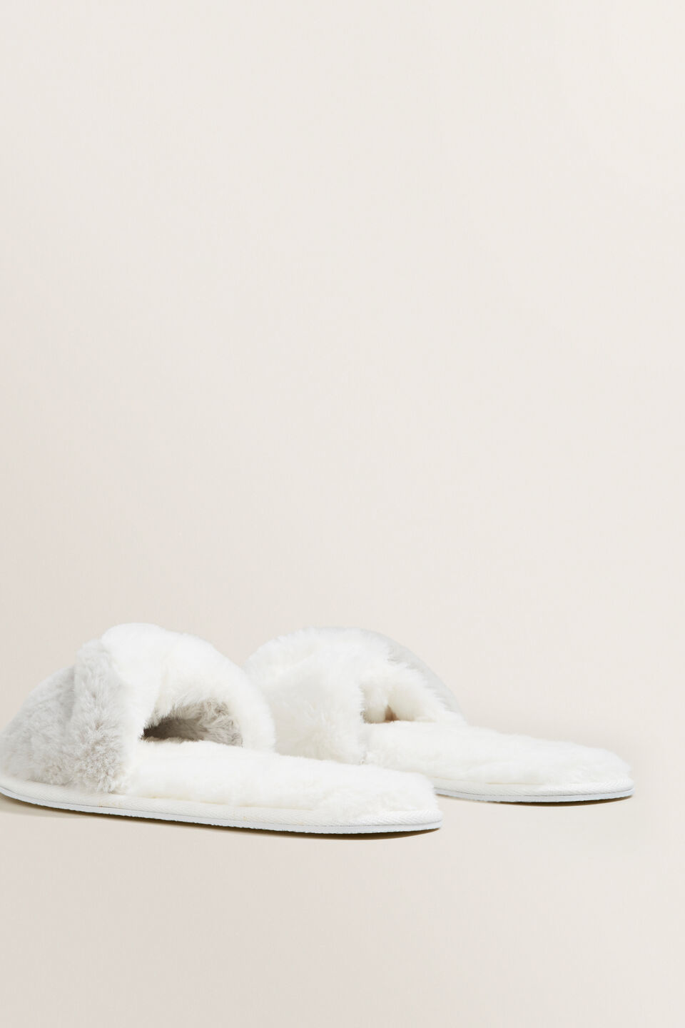 Kris Cross Slipper  