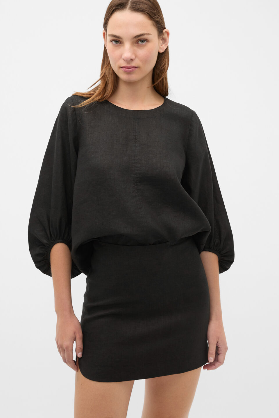 Core Linen Curve Hem Mini Skirt  Black