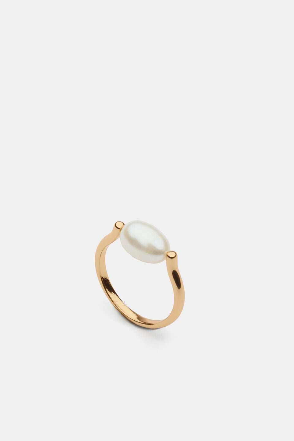 Round Pearl Ring  Gold
