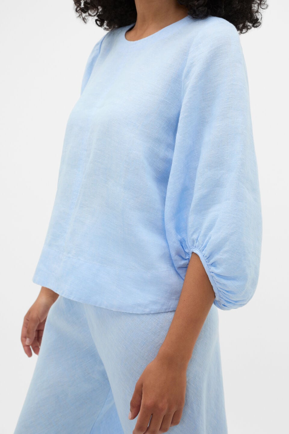 Core Linen Balloon Sleeve Top  Chalk Blue Crossdye