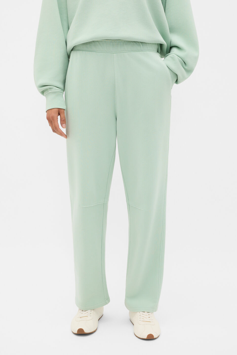 Terry Barrel Leg Trackpant  Soft Moss Wash