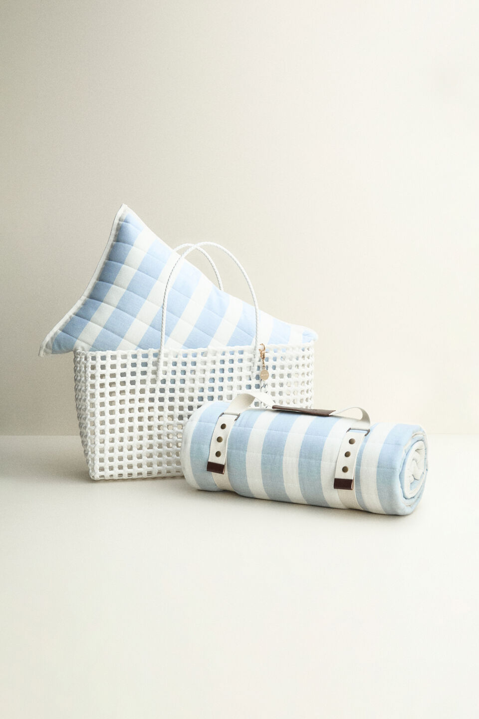 Kiano Picnic Rug  Chalk Blue