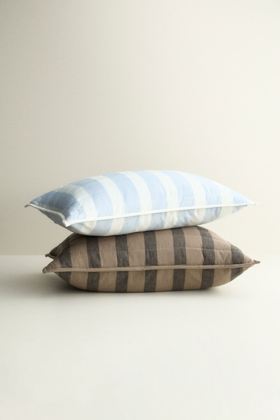Kiano Picnic Pillow  Caper Green