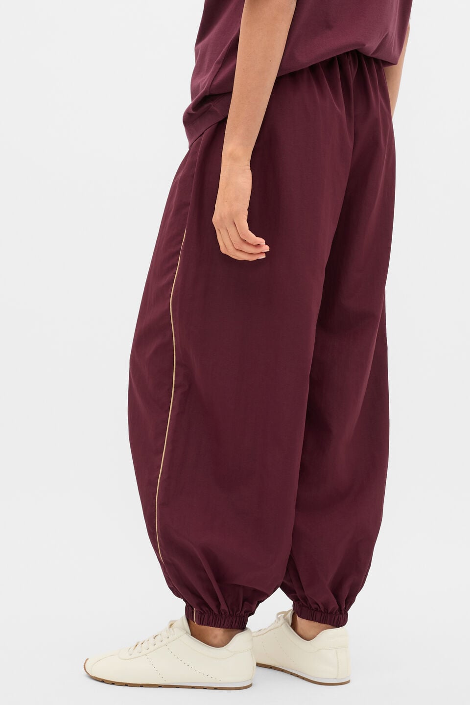 MD Parachute Barrel Pant  Plum Red