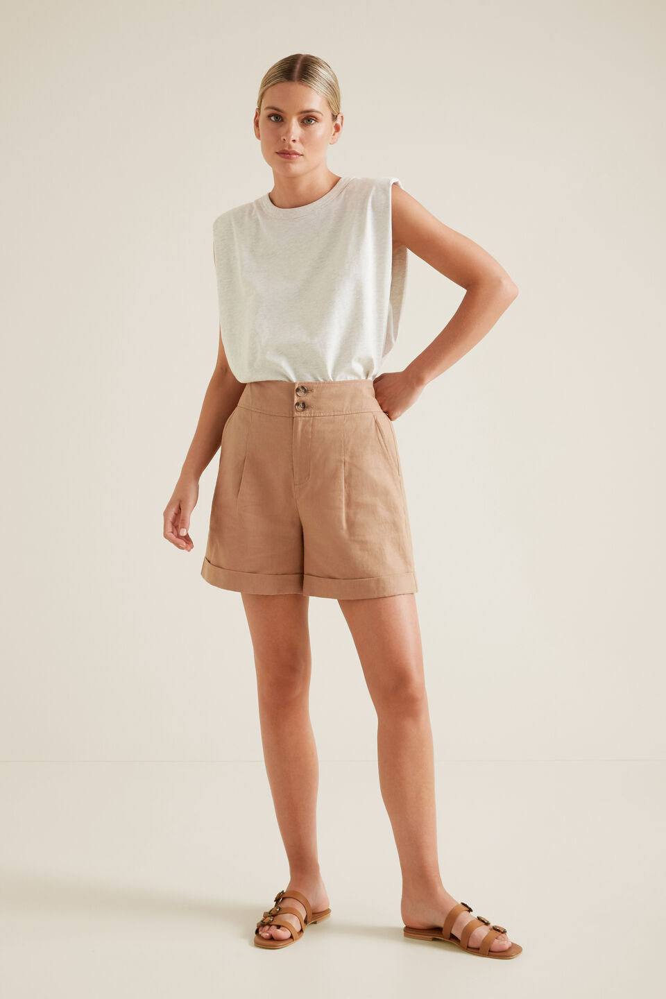 Linen Blend Short  