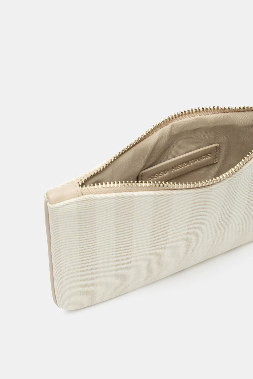 Initial Pouch  E