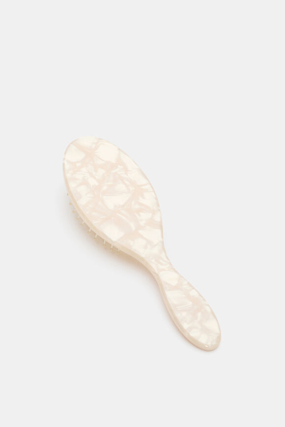 Seed Brush  Ivory  hi-res