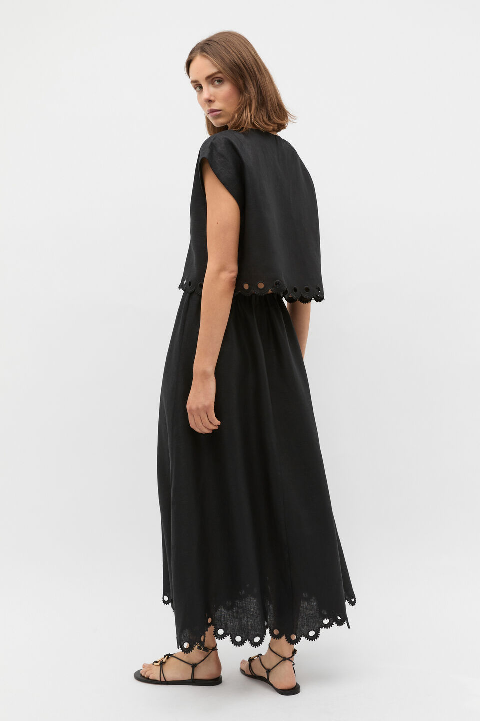 Linen Embroidered Tee  Black