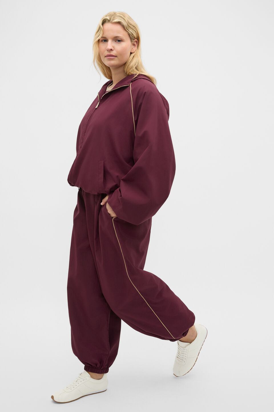 MD Parachute Barrel Pant  Plum Red