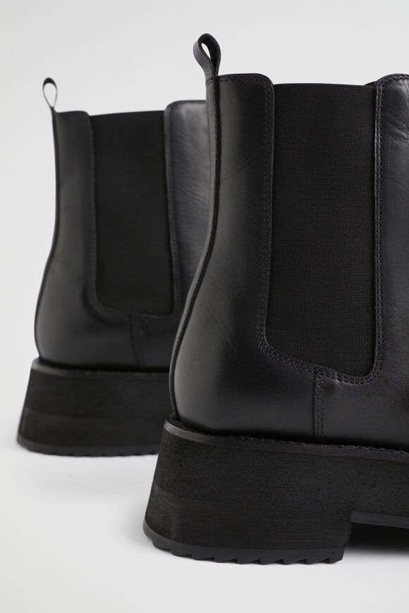 Elliot Gusset Boot  Black  hi-res