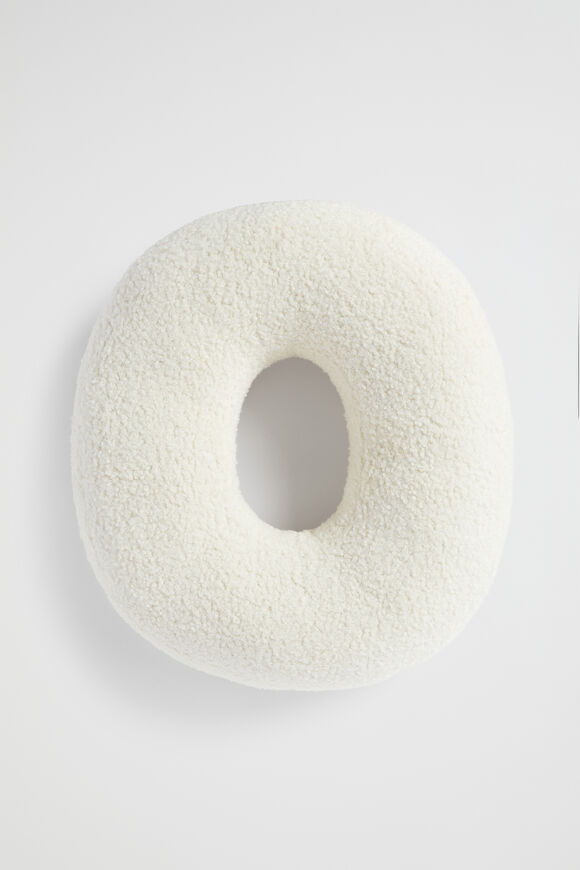Initial Cushion  O  hi-res